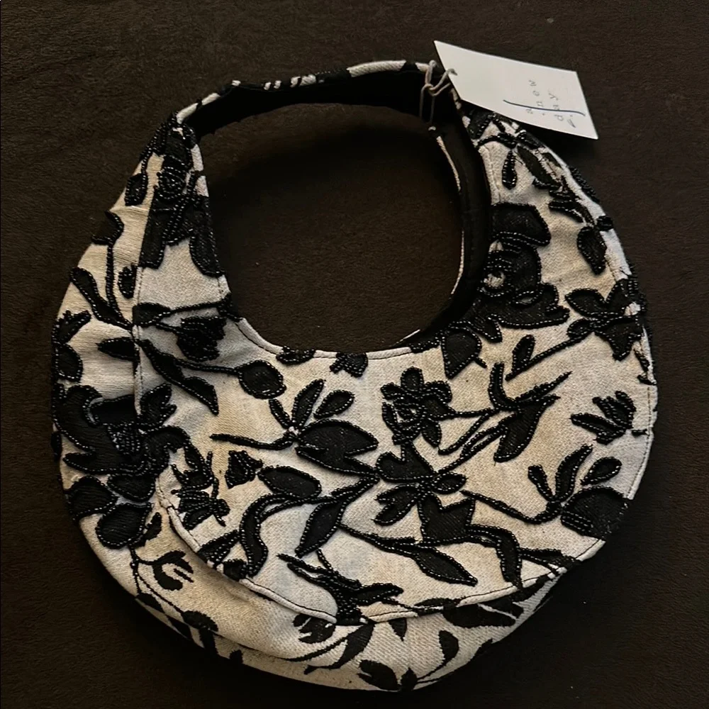 Mini Beaded Crescent Handbag from A New Day NWT off-white & black - Picture 5 of 5